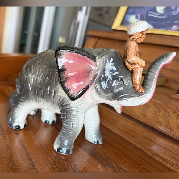 Vintage Ceramic Elephant Family Figurine - Gray with Pink Ears - Picture 5 of 6